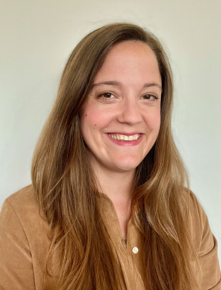 Holly Stanczak, Associée principale, analyse des programmes et apprentissage