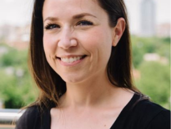 Haley MacDonald, Directrice, expérience et changement